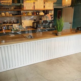 Deze week hebben wij bij @the.poke.shack dit geharde glas op deze counter geplaatst.
#glas #isolatieglas #gehardglas #figuurglas #thermopaneglas #glashandel #isolatieruit #isolatieglasopmaat #glasinlood #Amsterdam #Netherlands #Noordholland #dutch #design #interiordesign #montage #mirror