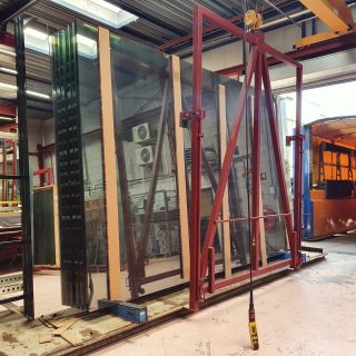 Vandaag hebben wij de voorraad Float glas en Spiegels weer bijgevuld, bedankt @curaglass voor de prima levering. 
#glas #isolatieglas #gehardglas #figuurglas #thermopaneglas #glashandel #isolatieruit #isolatieglasopmaat #glasinlood #Amsterdam #Netherlands #Noordholland #dutch #design #interiordesign #montage #mirror